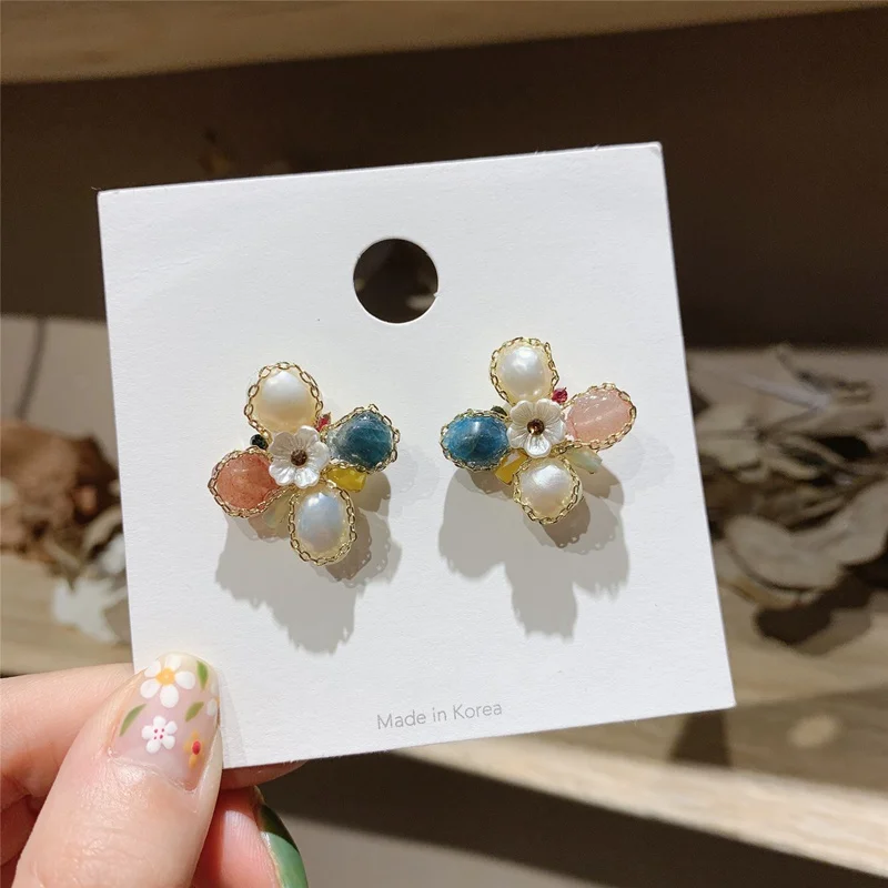 Korean Natural Stone Handmade Shell Pearl Flower Stud Earrings For Women Elegant Holiday Party Jewelry Oorbellen
Korean Natural Stone Handmade Shell Pearl Flower Stud Earrings For Women Elegant Holiday Party Jewelry Oorbellen