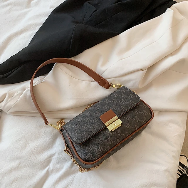 Retro Letter Leather Small Underarm Crossbody Bags for Women Purses and Handbag, Picture color
Retro Letter Leather Small Underarm Crossbody Bags for Women Purses and Handbag, Picture color