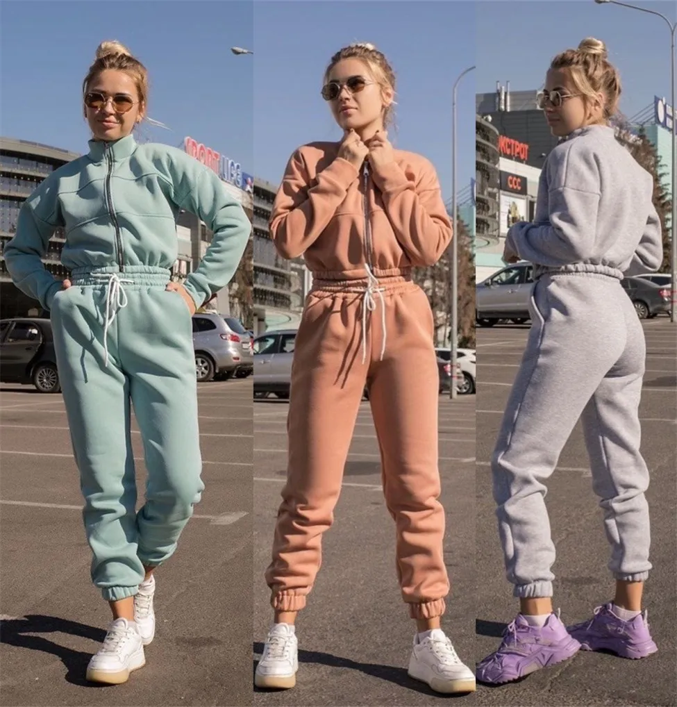 Custom logo essentials cargo tracksuit solid sweatsuit set women fall two piece turn - down neck jogger set with pocket
Custom logo essentials cargo tracksuit solid sweatsuit set women fall two piece turn - down neck jogger set with pocket