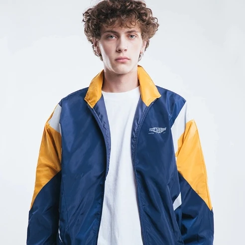 2021 custom new men's clothing leather denim puffer outdoor stylish stitching retro windbreaker jackets coats
2021 custom new men's clothing leather denim puffer outdoor stylish stitching retro windbreaker jackets coats