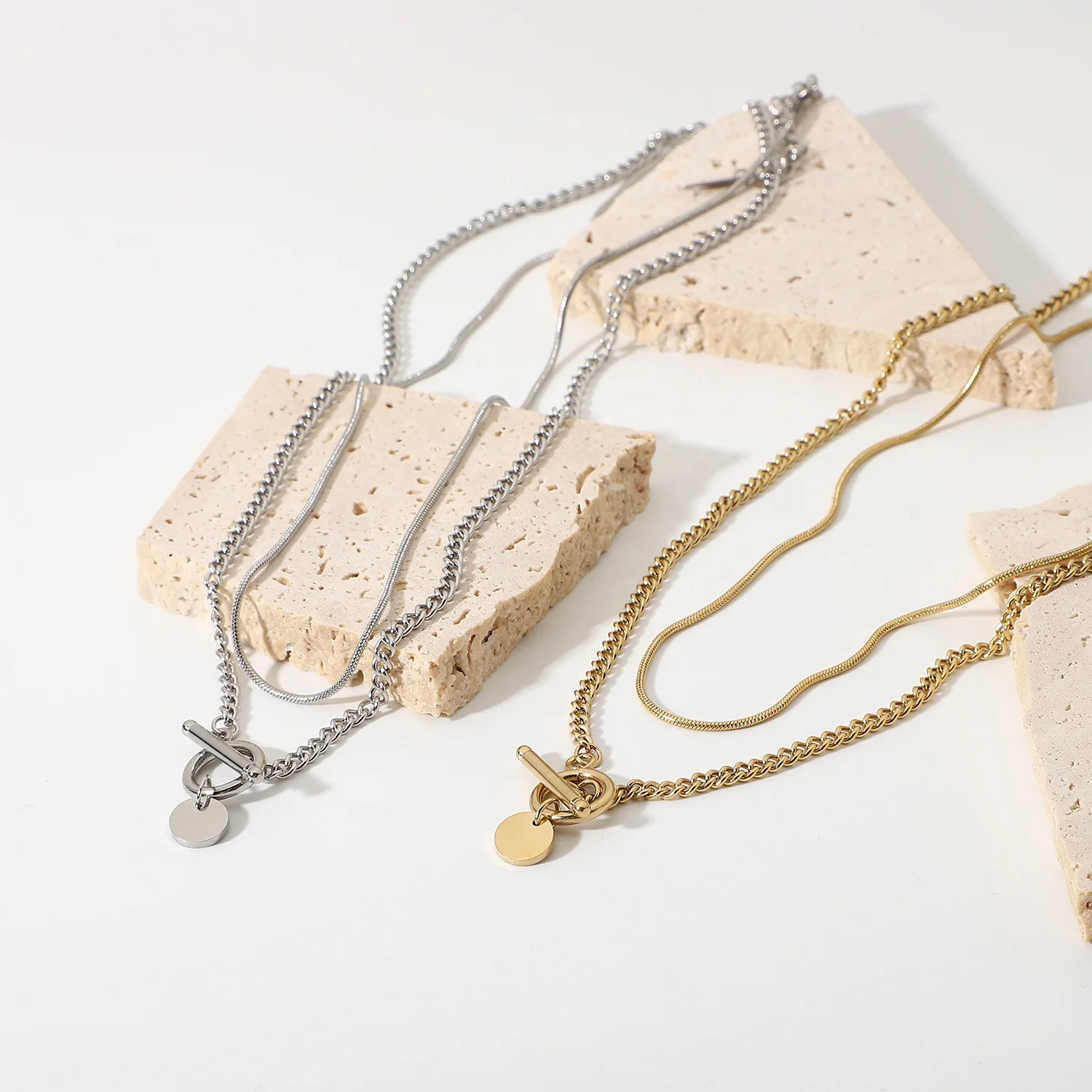 INS New Design jewelry Stainless Steel Double Layer Snake Jewelry OT Buckle Cuban Chain Pendant Necklace
INS New Design jewelry Stainless Steel Double Layer Snake Jewelry OT Buckle Cuban Chain Pendant Necklace