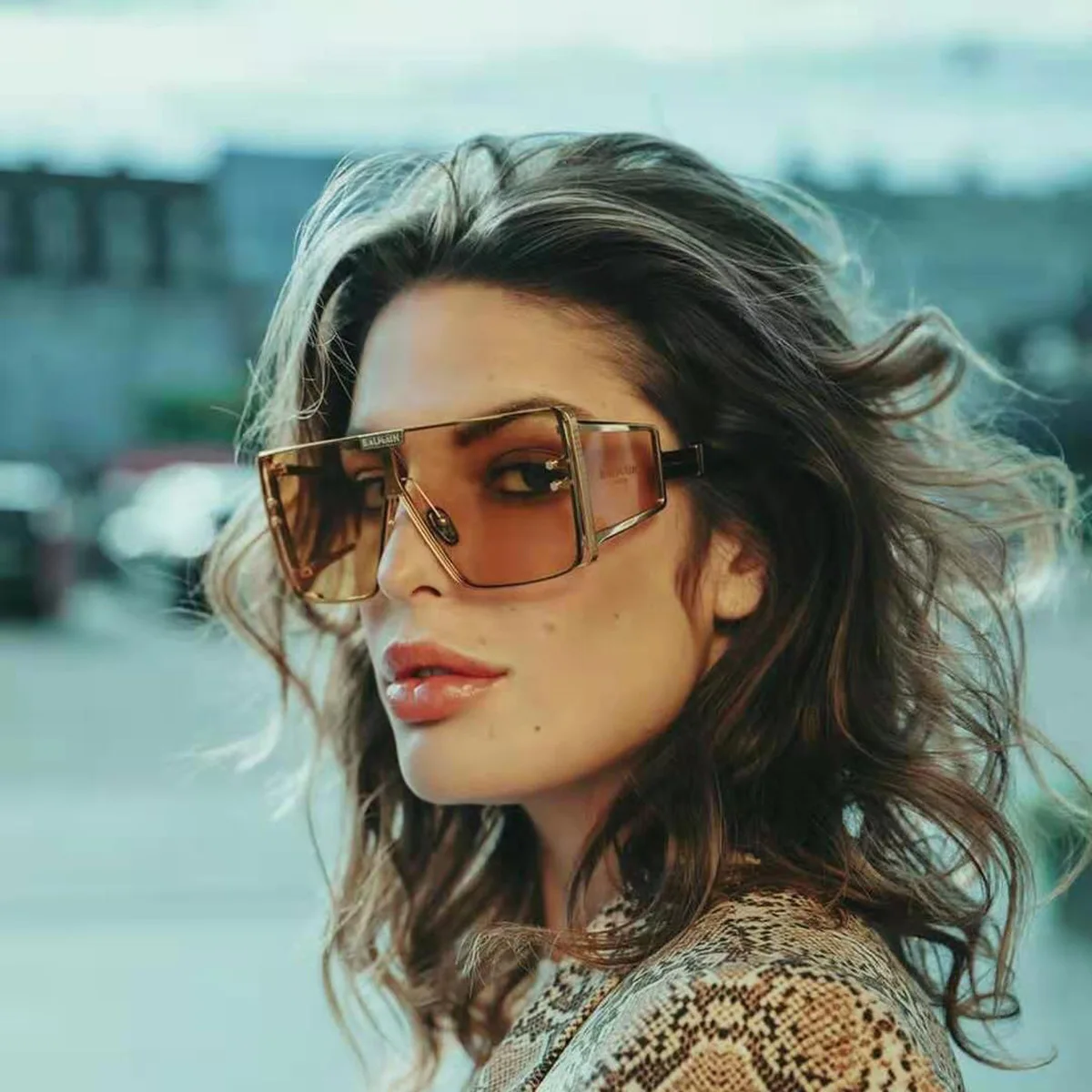 VASHAP 2583 square sunglasses 2021 new metal vintage women men sun glasses retro unique designer flat top one piece shades, Mix color
VASHAP 2583 square sunglasses 2021 new metal vintage women men sun glasses retro unique designer flat top one piece shades, Mix color
