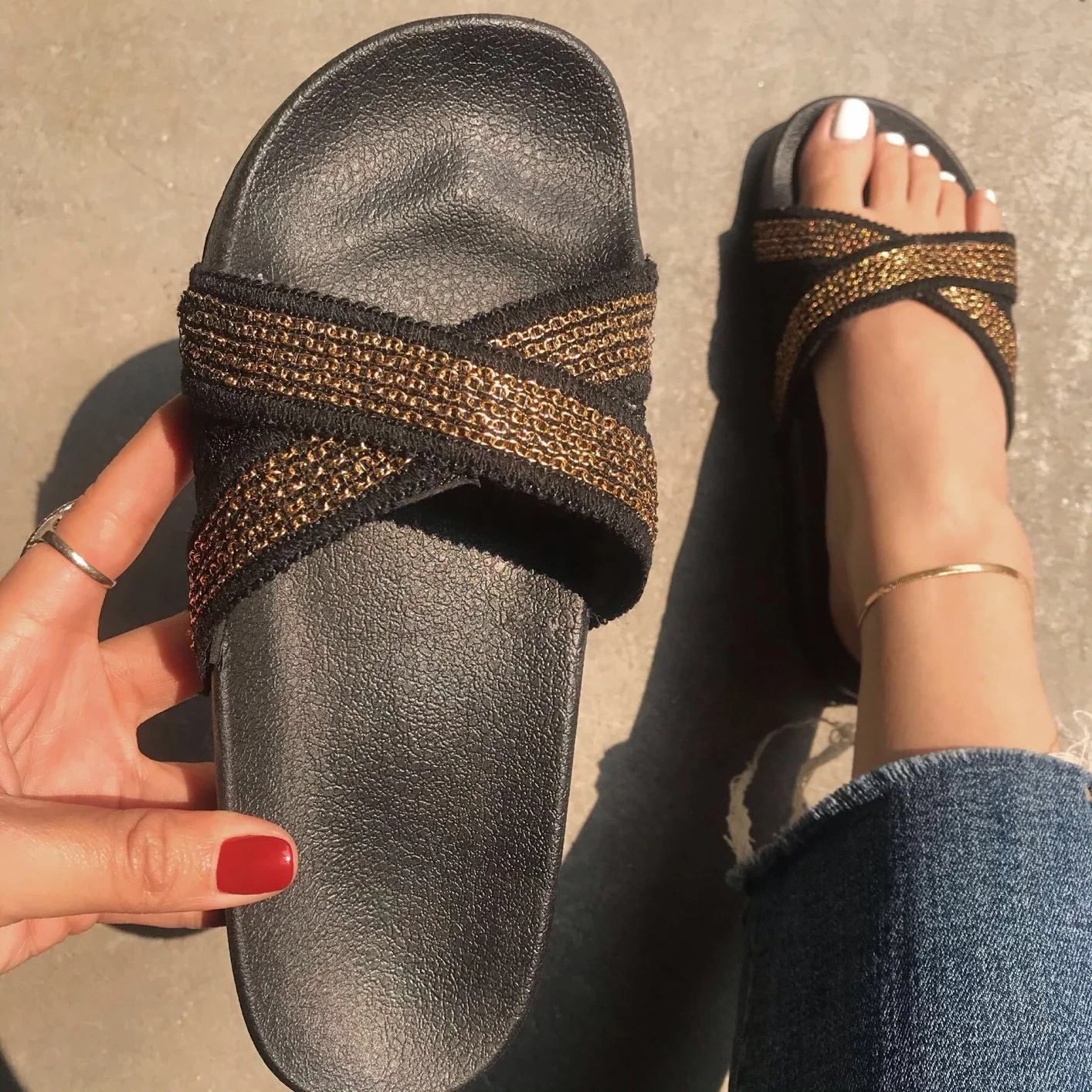 Hot Sale Summer Women Slippers Fashion Flat Slides Comfortable PVC Slipper For Ladies House Open Toe Slip On
Hot Sale Summer Women Slippers Fashion Flat Slides Comfortable PVC Slipper For Ladies House Open Toe Slip On