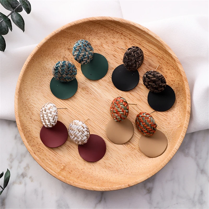 Fashionable Personality Chic Plaid Button Round Geometric Earrings Bohemian Knit Round Earrings for Women Jewelry Accessories
Fashionable Personality Chic Plaid Button Round Geometric Earrings Bohemian Knit Round Earrings for Women Jewelry Accessories