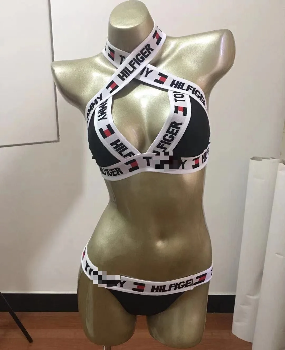 2021 Woman Bikini Beachwear Custom Cover Up Designer Swimsuits Famous Brands Sexy Luxury 2 pieces set Beach Wear women Swimwear
2021 Woman Bikini Beachwear Custom Cover Up Designer Swimsuits Famous Brands Sexy Luxury 2 pieces set Beach Wear women Swimwear