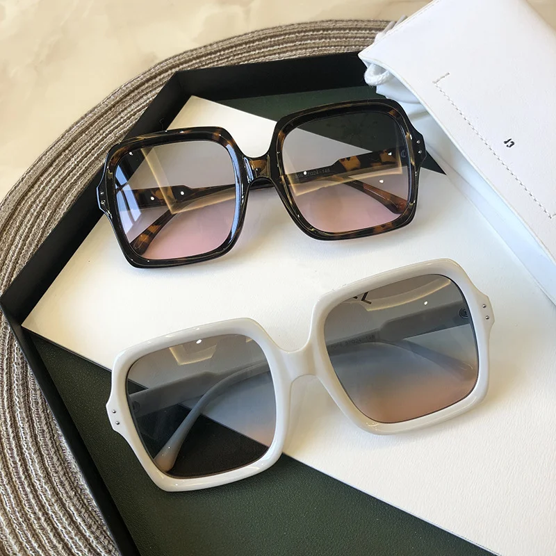 2020 New Fashion Retro Square Sun Glasses Custom Vintage Oversize Sunglasses Women, 6 colors
2020 New Fashion Retro Square Sun Glasses Custom Vintage Oversize Sunglasses Women, 6 colors