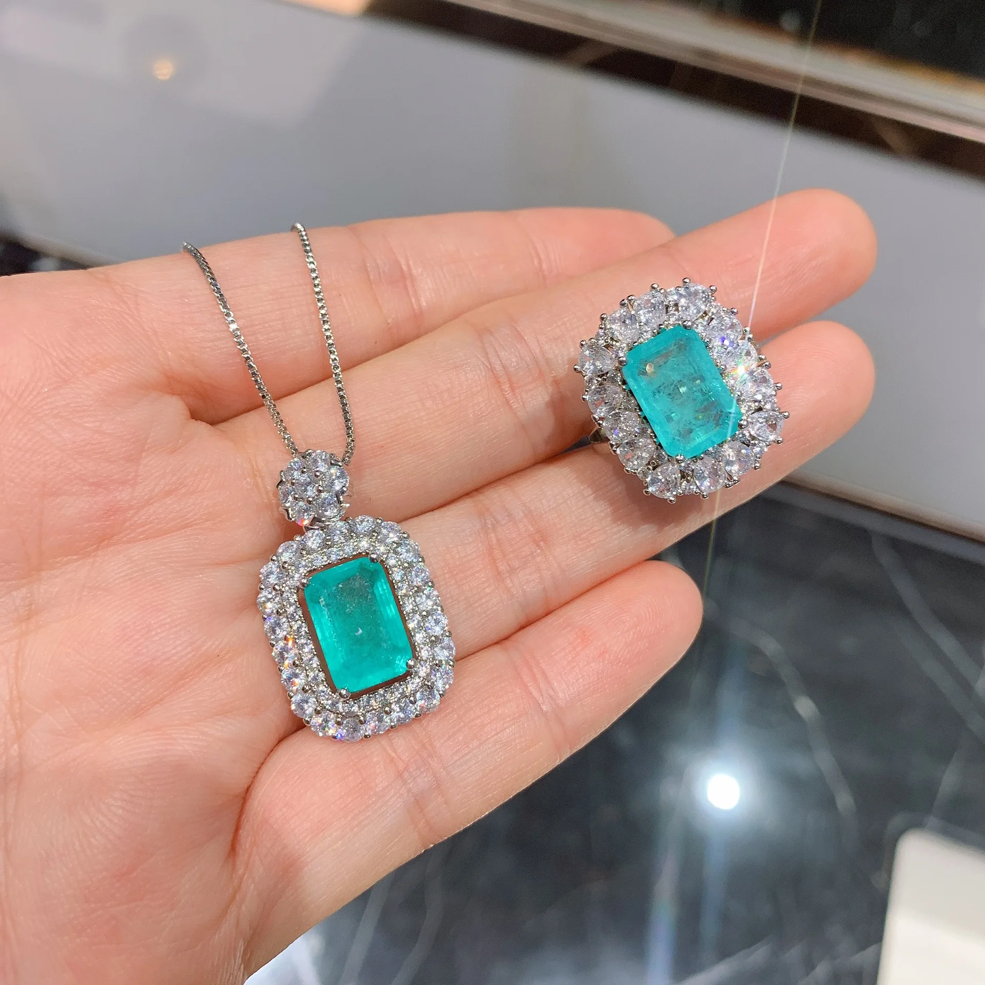 2 Pcs Set Luxury Blue Zircon Rings Necklace Set High Quality Glitter Rectangle Cubic Zirconia Paraiba Jewelry Set For Women
2 Pcs Set Luxury Blue Zircon Rings Necklace Set High Quality Glitter Rectangle Cubic Zirconia Paraiba Jewelry Set For Women