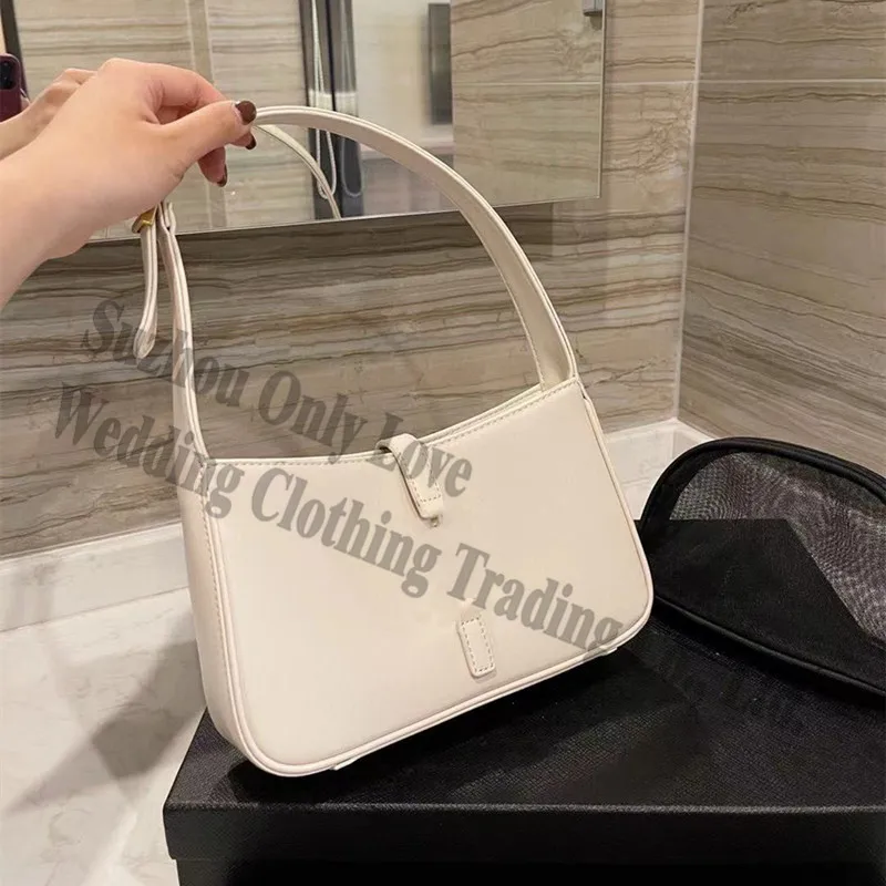 2021 wholesale young Lady White Black Armpit Bag Leather Genuine Hasp Handbag With makeup Cosmetic Transparent mesh bags Women
2021 wholesale young Lady White Black Armpit Bag Leather Genuine Hasp Handbag With makeup Cosmetic Transparent mesh bags Women
