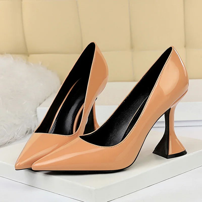 2022 Fashion Sexy Women Shallow Pointed Toe Pumps Shoes Autumn Red Pink Ladies Wedding Party Slip-On Footwear
2022 Fashion Sexy Women Shallow Pointed Toe Pumps Shoes Autumn Red Pink Ladies Wedding Party Slip-On Footwear