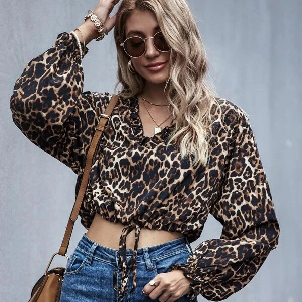Hot Sale Autumn Leopard Print TShirts Leak navel Design Drawstring Decor V-Neck Long Sleeve Women Slim Pullovers
Hot Sale Autumn Leopard Print TShirts Leak navel Design Drawstring Decor V-Neck Long Sleeve Women Slim Pullovers