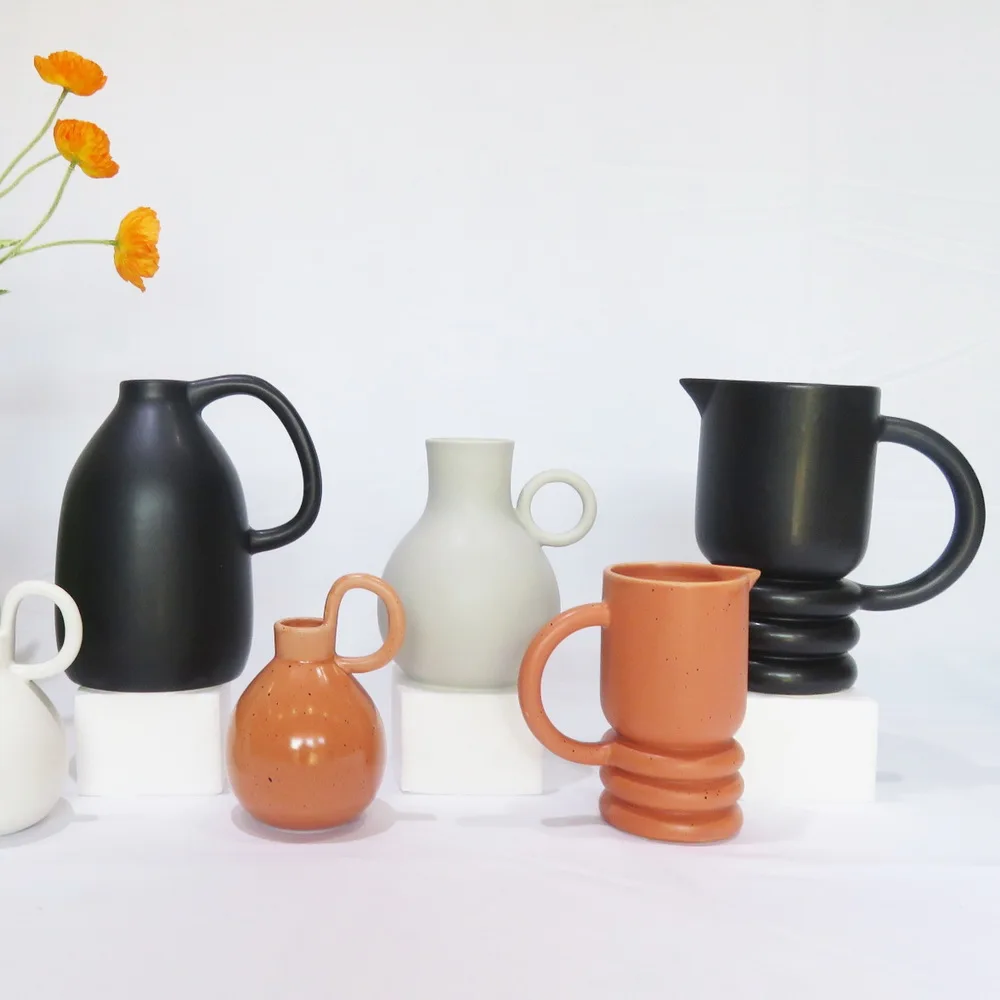 Cheap Minimalist Luxury Gold Matte Porcelain Flower Vases White Square Rounded Ceramic Vase, Customized
Cheap Minimalist Luxury Gold Matte Porcelain Flower Vases White Square Rounded Ceramic Vase, Customized