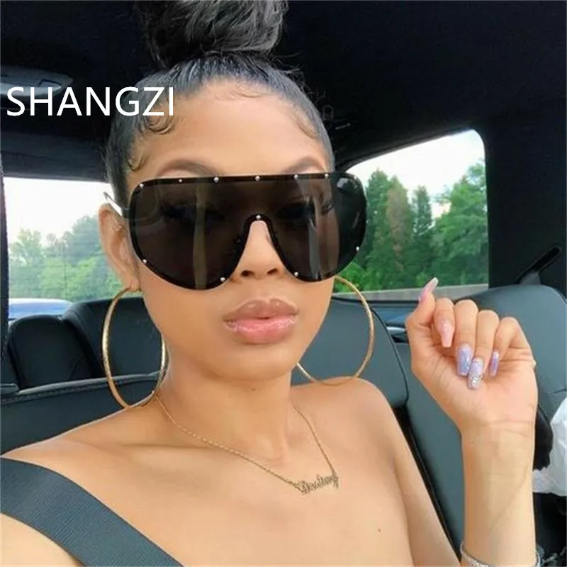 LZ9080 rivet decoration driving glasses TAC polarized shield oversized women men sunglasses
LZ9080 rivet decoration driving glasses TAC polarized shield oversized women men sunglasses
