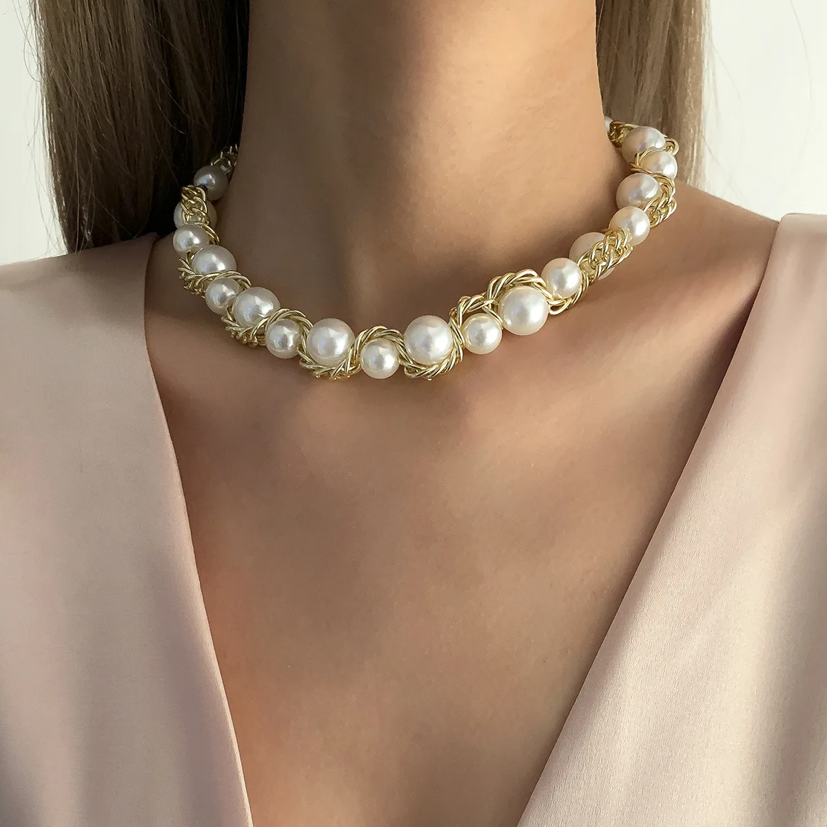 Europe and America trendy unk necklace inital jewellry mama freshwater pearl shoulder necklace
Europe and America trendy unk necklace inital jewellry mama freshwater pearl shoulder necklace
