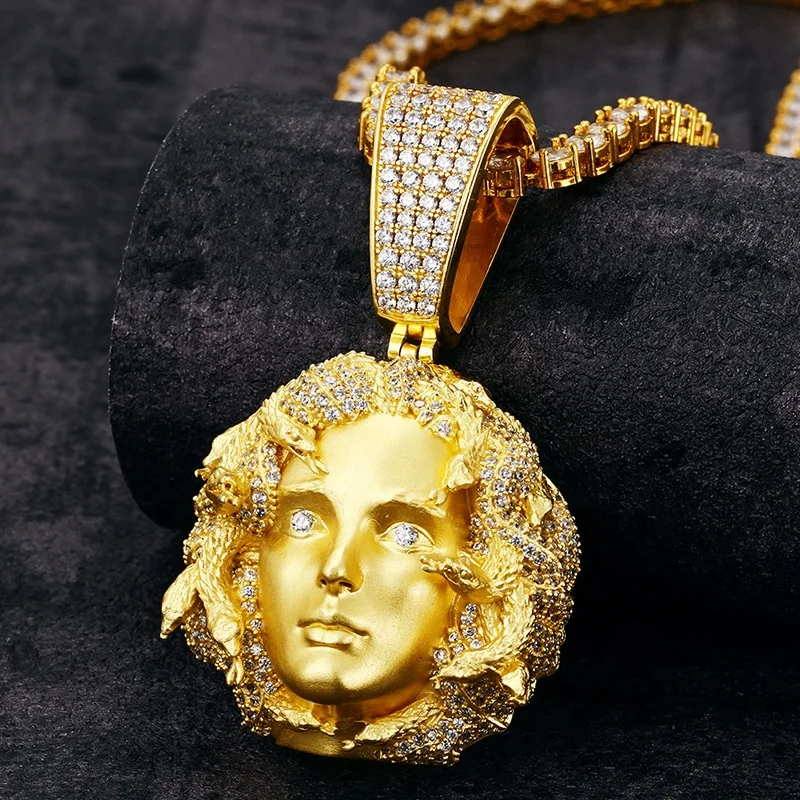 Hot Sale New S925 Sterling Silver Medusa Gold Plated Bling Bling CZ Zircon Pendant Necklace Women Mens Necklaces Hip Hop Jewelry
Hot Sale New S925 Sterling Silver Medusa Gold Plated Bling Bling CZ Zircon Pendant Necklace Women Mens Necklaces Hip Hop Jewelry