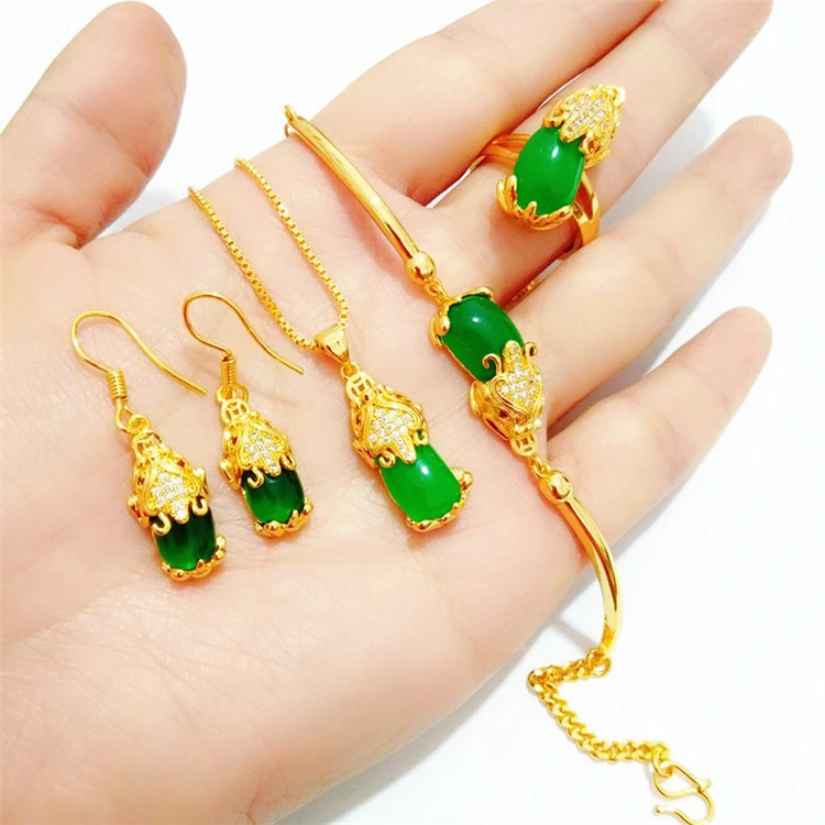 Gold Plated Brave Bracelet Necklace Ring Set Gold Jewelry Red Emerald Agate Set Ornaments
Gold Plated Brave Bracelet Necklace Ring Set Gold Jewelry Red Emerald Agate Set Ornaments