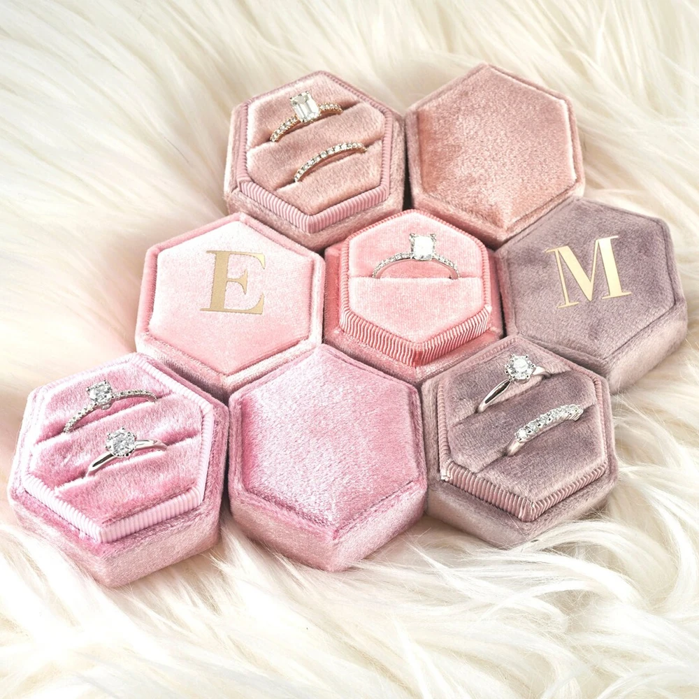 Luxury flannel new best-selling velvet hexagon ring box jewelry packaging velvet jewelry box customized logo velvet ring box
Luxury flannel new best-selling velvet hexagon ring box jewelry packaging velvet jewelry box customized logo velvet ring box