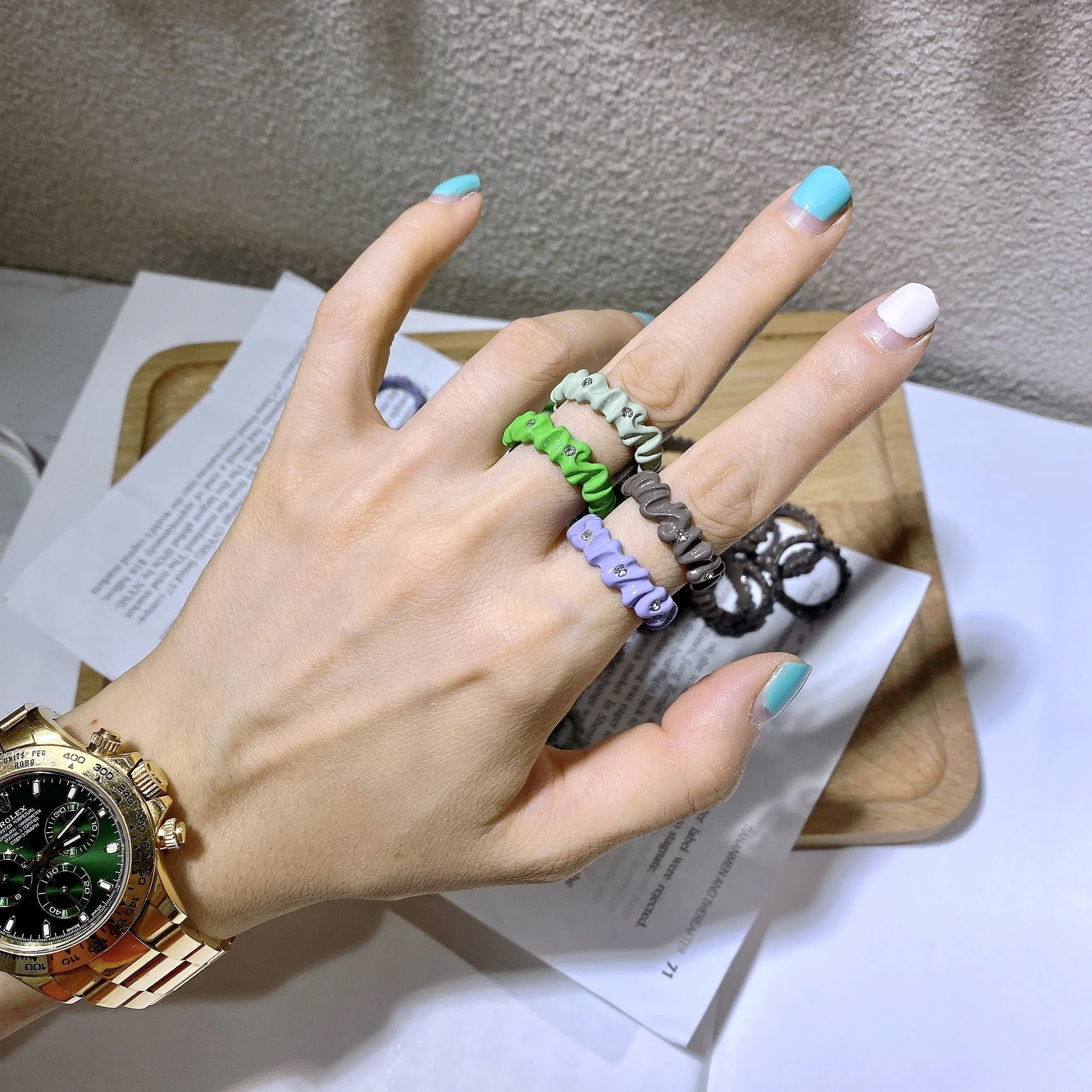 Creative hollow personality index finger ring Macaron tide ring on INSTAGRAM hot candy color ring, Picture shows
Creative hollow personality index finger ring Macaron tide ring on INSTAGRAM hot candy color ring, Picture shows
