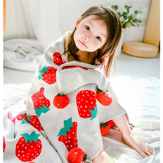 New best W5688 Super Soft Strawberry Cotton Knitted Throw Children Reversible Baby Blankets