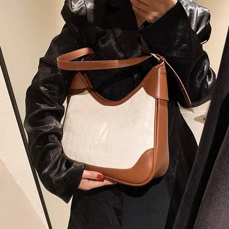 Retro casual stone grain high quality pu leather shoulder bag fashion large capacity crocodile pattern messenger bag
Retro casual stone grain high quality pu leather shoulder bag fashion large capacity crocodile pattern messenger bag