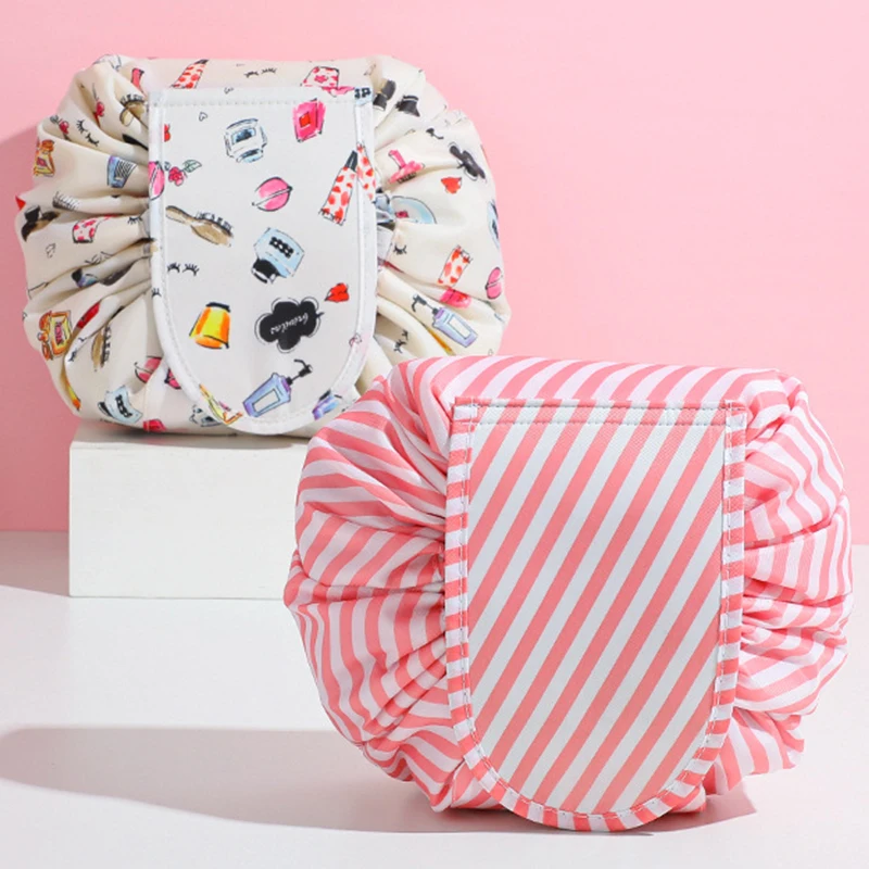Factory Wholesale Large Capacity Drawstring Makeup Bag Makeup Flat Lay Cosmetic Bag Ready in Stock with Cute Picture
Factory Wholesale Large Capacity Drawstring Makeup Bag Makeup Flat Lay Cosmetic Bag Ready in Stock with Cute Picture