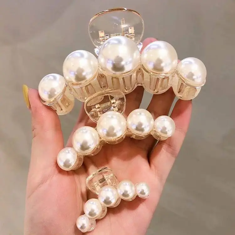 Korean elegant temperament Pearl grab clip large top clip French retro back head ponytail clip
Korean elegant temperament Pearl grab clip large top clip French retro back head ponytail clip