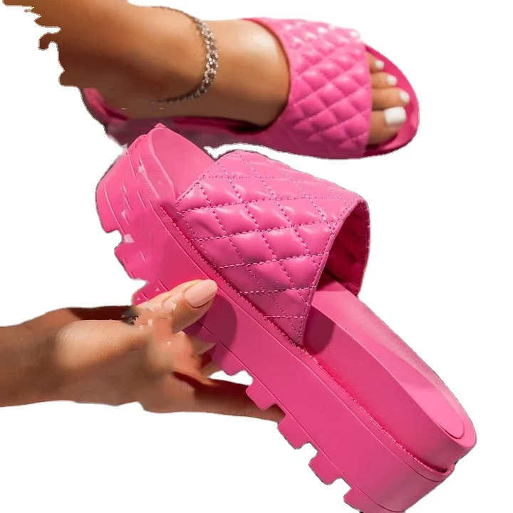 Summer 2021 Amazon fashion thick soles small scent wind flat flat large size slippers for women 
Summer 2021 Amazon fashion thick soles small scent wind flat flat large size slippers for women