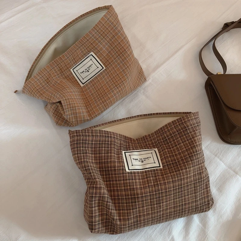Womem's Retro Warm Coffee Color Fine Checkered Handbags Cosmetic Bags Art Korean Cotton Make Up Bags Washing Storage Bag, Brown
Womem's Retro Warm Coffee Color Fine Checkered Handbags Cosmetic Bags Art Korean Cotton Make Up Bags Washing Storage Bag, Brown