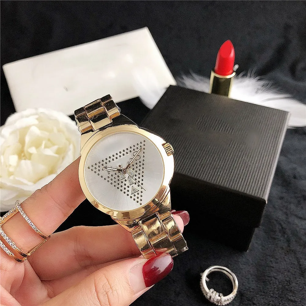 2021 Manufactory wholesale fashionable watch woman watches silver figaro couture wristwatch good price
2021 Manufactory wholesale fashionable watch woman watches silver figaro couture wristwatch good price