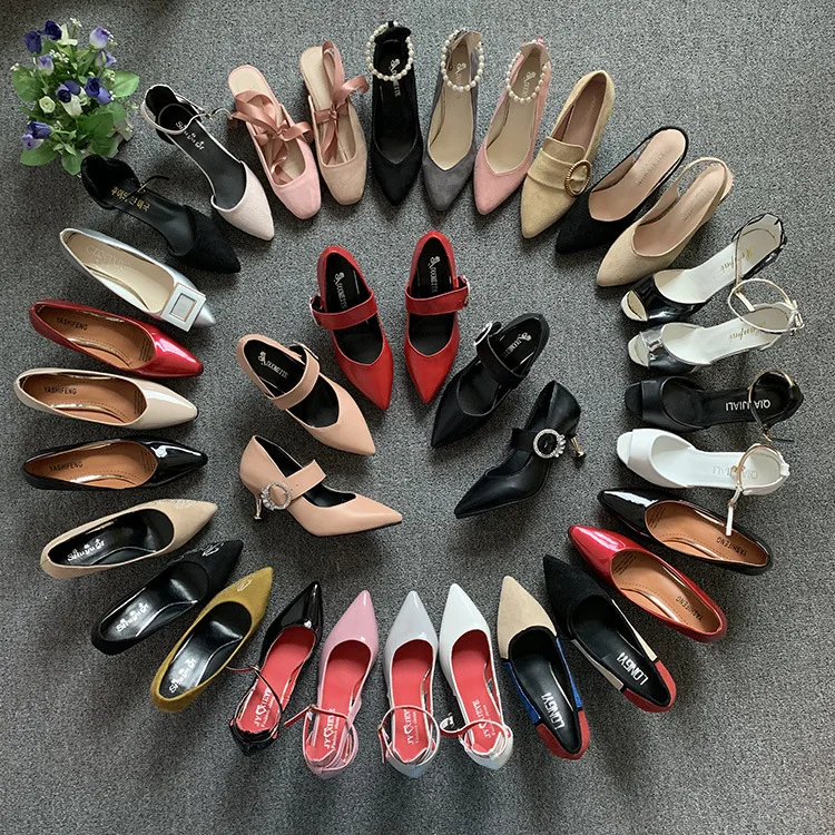 Hot Selling Women Shoes Lady Large Size Thick Heel Sandals Suede Fashion High Heels Mixed Colors
Hot Selling Women Shoes Lady Large Size Thick Heel Sandals Suede Fashion High Heels Mixed Colors