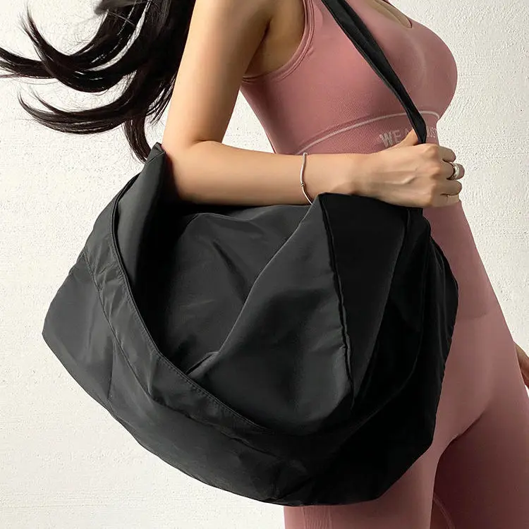 Customized Waterproof Gym Bag Duffel Sports Bag Fitness Outdoor Travel Pink Women Handbag Large Capacity Storage Shoulder Bag, As show
Customized Waterproof Gym Bag Duffel Sports Bag Fitness Outdoor Travel Pink Women Handbag Large Capacity Storage Shoulder Bag, As show