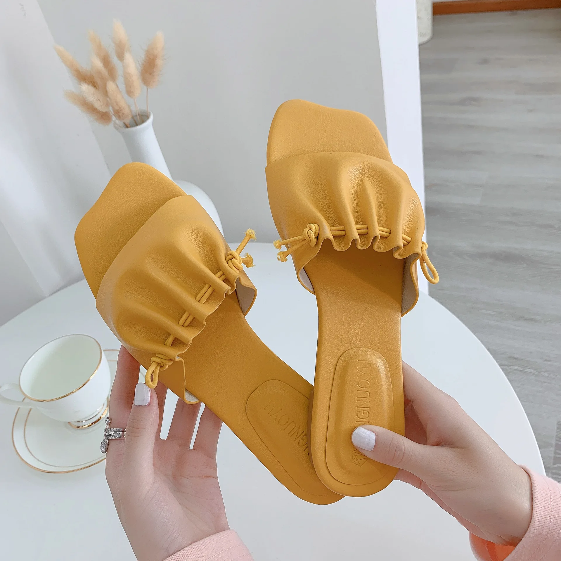 Summer fashion new arrivals shoes square head elastic cord women leisure out street solid color flat slippers, Yellow, black, green, apricot or customized
Summer fashion new arrivals shoes square head elastic cord women leisure out street solid color flat slippers, Yellow, black, green, apricot or customized