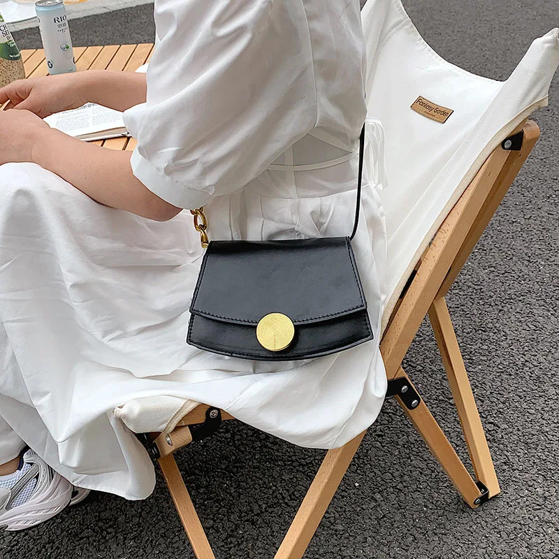 New Women's Shoulder Bag 2021 New Tide With Retro Underarm Bag Hong Kong Wind Diagonal Small Square Bag
New Women's Shoulder Bag 2021 New Tide With Retro Underarm Bag Hong Kong Wind Diagonal Small Square Bag