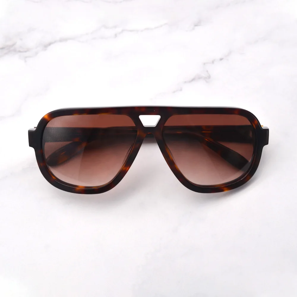 2023 fashion shades trendy oversized glasses unisex luxury brand designer sunglasses for women men eyewear wedding party event
2023 fashion shades trendy oversized glasses unisex luxury brand designer sunglasses for women men eyewear wedding party event
