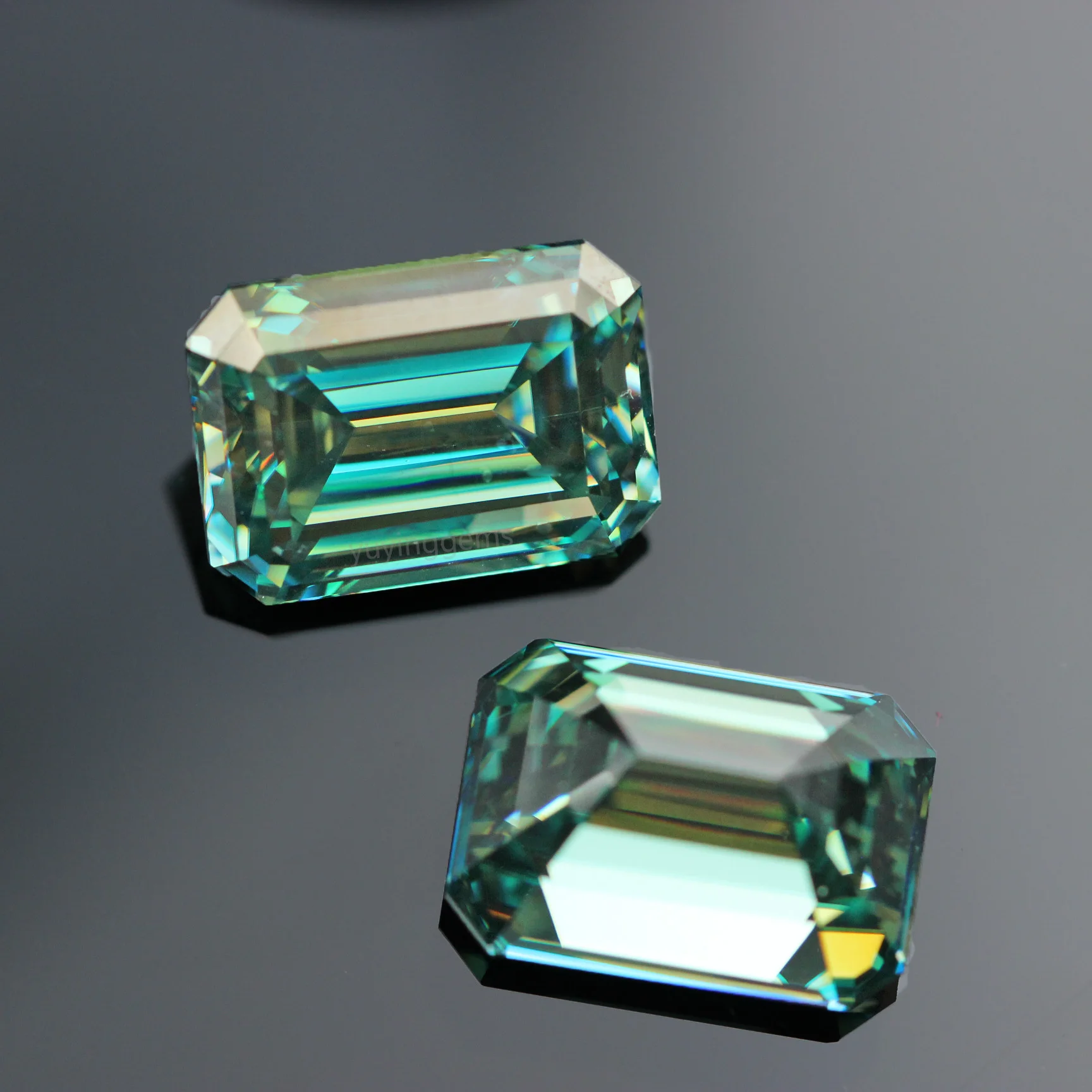 Wholesale Emerald Cut Moissanite Diamond Excellent Fancy Green Color Moissanite Loose Gemstone
Wholesale Emerald Cut Moissanite Diamond Excellent Fancy Green Color Moissanite Loose Gemstone