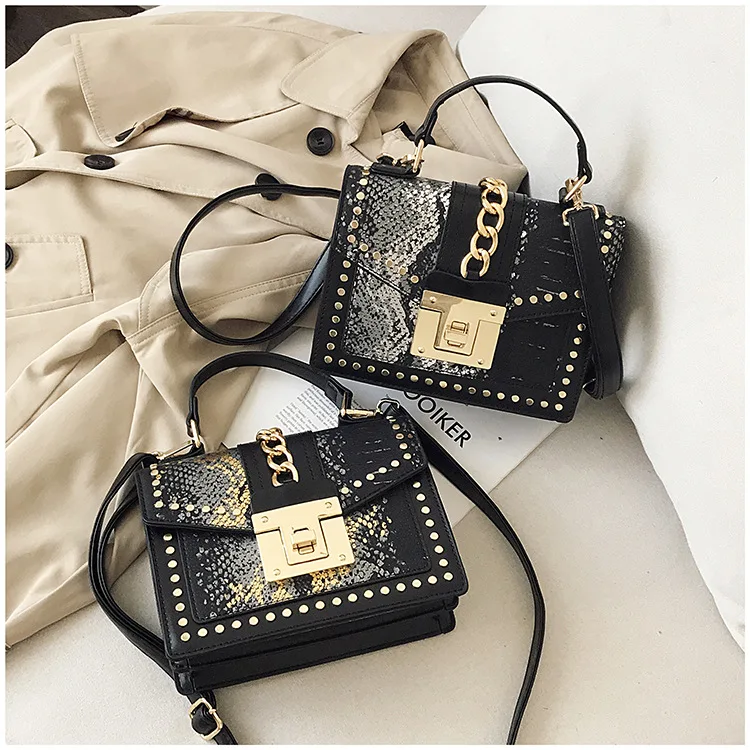 2021 New Luxury Square Rivet Chains Messenger Lady Trendy Shoulder Bag Leisure Purses And Ladies Hand Bags
2021 New Luxury Square Rivet Chains Messenger Lady Trendy Shoulder Bag Leisure Purses And Ladies Hand Bags
