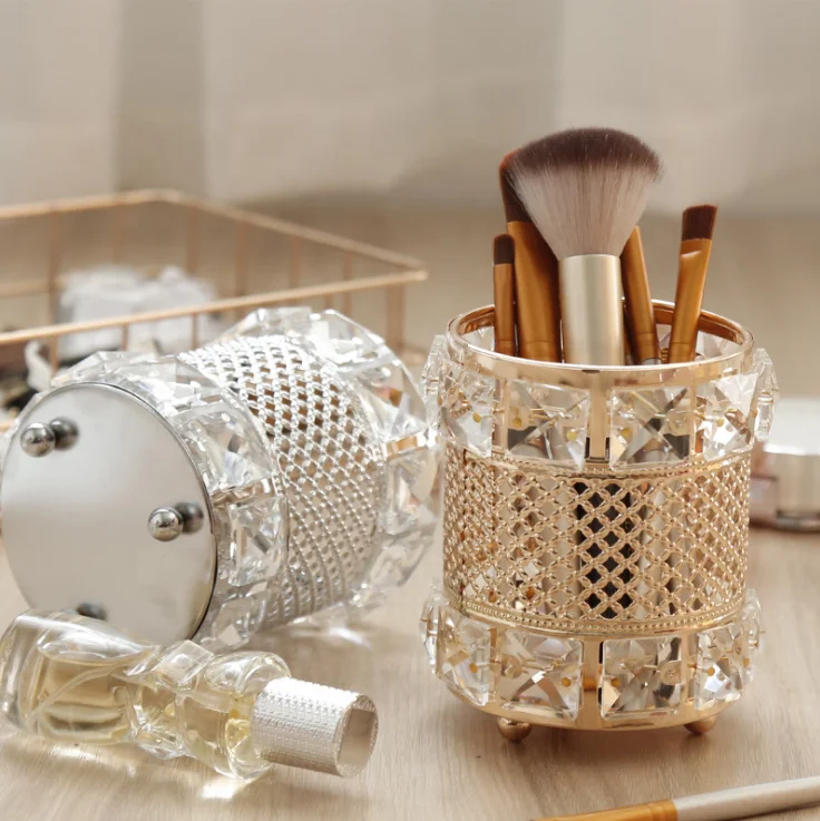 European Luxury Cosmetic Brush Storage Container Crystal Organizer Pen Makeup Brush Stand Holder
European Luxury Cosmetic Brush Storage Container Crystal Organizer Pen Makeup Brush Stand Holder