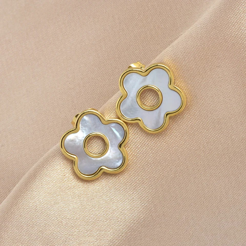 Cute Plant Mini Earring for Women White Shell Inlay Hollow Flower PVD 18K Gold Plated Stainless Steel Stud Earring
Cute Plant Mini Earring for Women White Shell Inlay Hollow Flower PVD 18K Gold Plated Stainless Steel Stud Earring