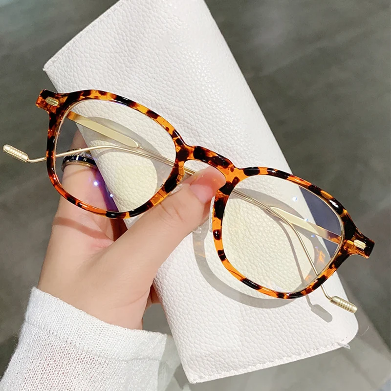 7037 2021 New Design Round Retro Anti Blue Light Glasses Men Women Optical Frame Glasses Anti-Blue Light Eyeglasses Frames
7037 2021 New Design Round Retro Anti Blue Light Glasses Men Women Optical Frame Glasses Anti-Blue Light Eyeglasses Frames