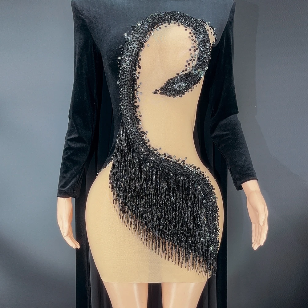 2022 Shiny Crystal Decal Diamond Tassel Dance Dress with cape Ladies Black Velvet Party Show Snake Dress
2022 Shiny Crystal Decal Diamond Tassel Dance Dress with cape Ladies Black Velvet Party Show Snake Dress
