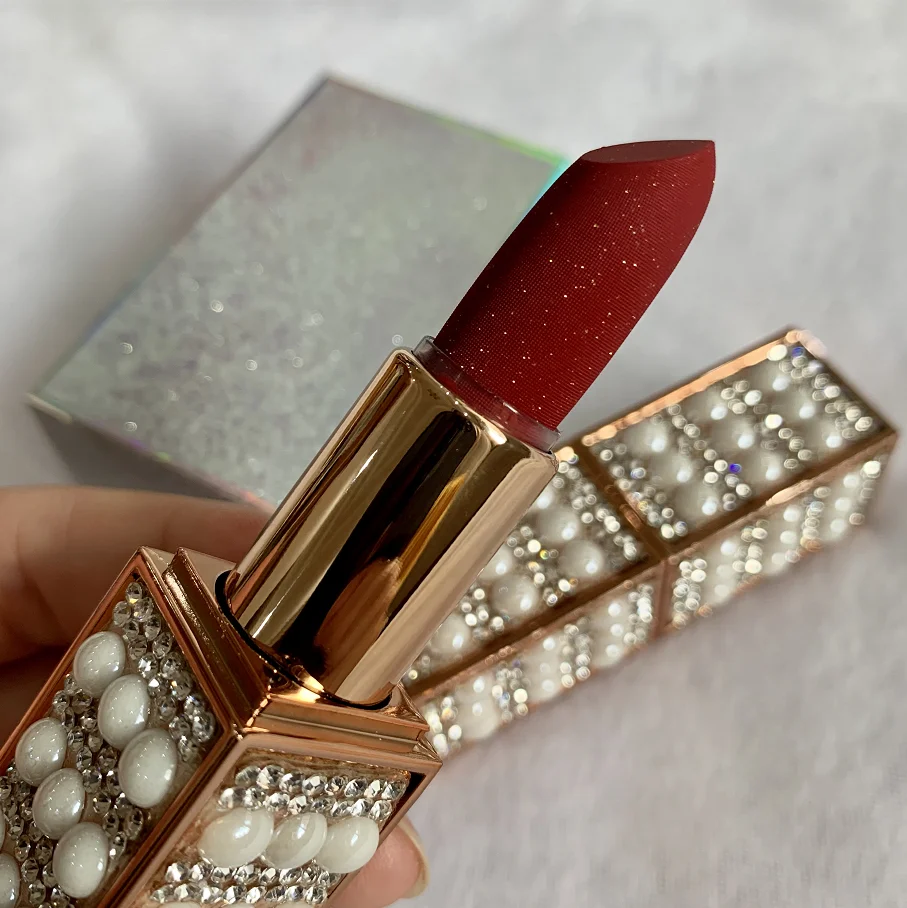 High quality fashion color lipstick distributors red best nude custom logo wholesale customized lipstick
High quality fashion color lipstick distributors red best nude custom logo wholesale customized lipstick