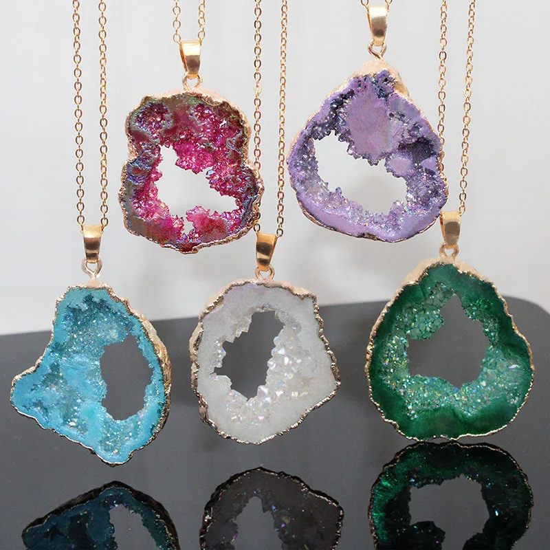 European Chic Natural Stone Charm Necklace Multi Color Irregular Crystal Quartz Pendant Necklaces For Girl
European Chic Natural Stone Charm Necklace Multi Color Irregular Crystal Quartz Pendant Necklaces For Girl