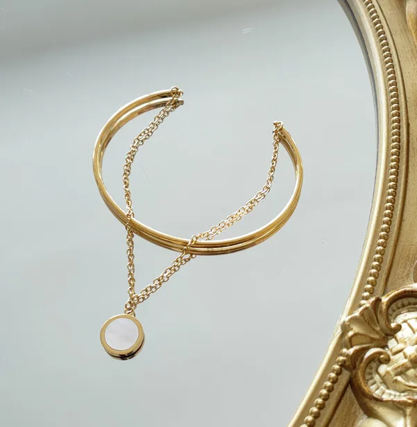 Vintage Stainless Steel Fritillary Disc Open Bracelet Elegant Gold Tone White Shell Two Layers Adjustable Bracelet
Vintage Stainless Steel Fritillary Disc Open Bracelet Elegant Gold Tone White Shell Two Layers Adjustable Bracelet