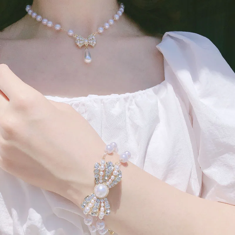Hongtong Butterfly Pearl Necklace Pearl Retro Bow European And American Ins New Earrings Bracelets Necklaces Set, Color
Hongtong Butterfly Pearl Necklace Pearl Retro Bow European And American Ins New Earrings Bracelets Necklaces Set, Color