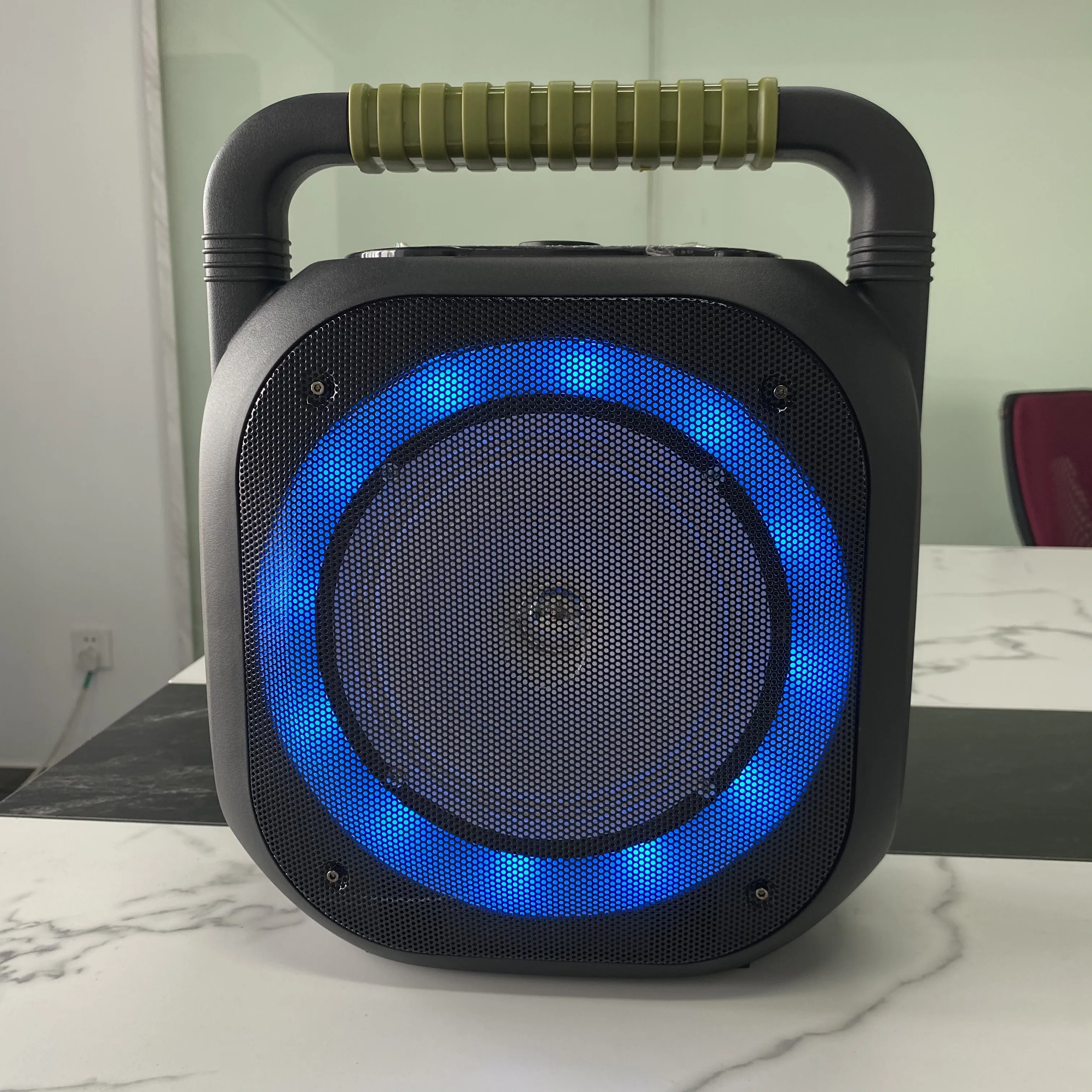 Custom Logo Printing New party speakers dj karaoke big power With High Popularity, Black /blue /grey/ red
Custom Logo Printing New party speakers dj karaoke big power With High Popularity, Black /blue /grey/ red