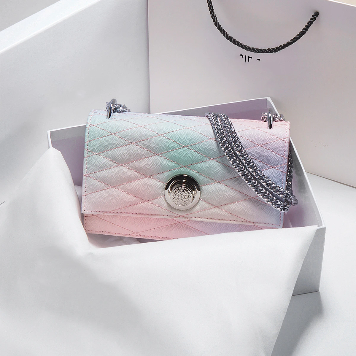 New designer ladies purse and handbags fashion trend chain messenger bag women hand bag luxury sling bag wholesale
New designer ladies purse and handbags fashion trend chain messenger bag women hand bag luxury sling bag wholesale