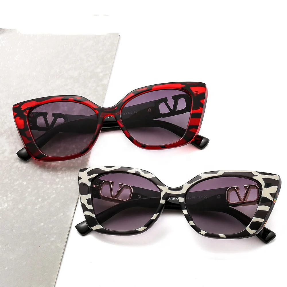 New V-shaped decorative colorful fashion European and American foreign trade sunglasses for men and women,
New V-shaped decorative colorful fashion European and American foreign trade sunglasses for men and women,