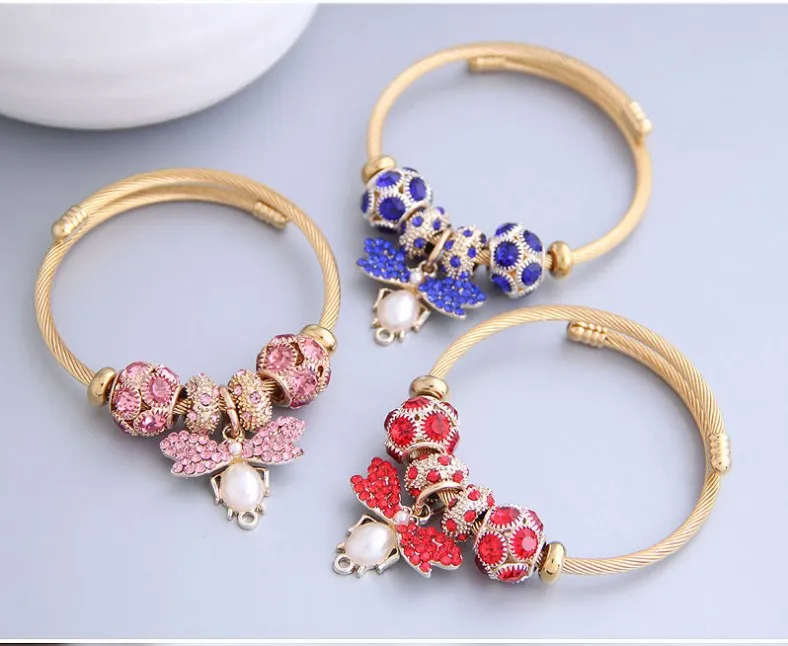 Wholesale Stainless steel Diamond pearl bee pendant Adjustable charm bracelet for Women, 4 color
Wholesale Stainless steel Diamond pearl bee pendant Adjustable charm bracelet for Women, 4 color