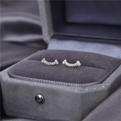 Women Minimalist Jewelry Gift Curved Bar Micro Pave CZ Geometric Earrings Small Zircon S925 Sterling Silver Smile Stud Earrings
Women Minimalist Jewelry Gift Curved Bar Micro Pave CZ Geometric Earrings Small Zircon S925 Sterling Silver Smile Stud Earrings
