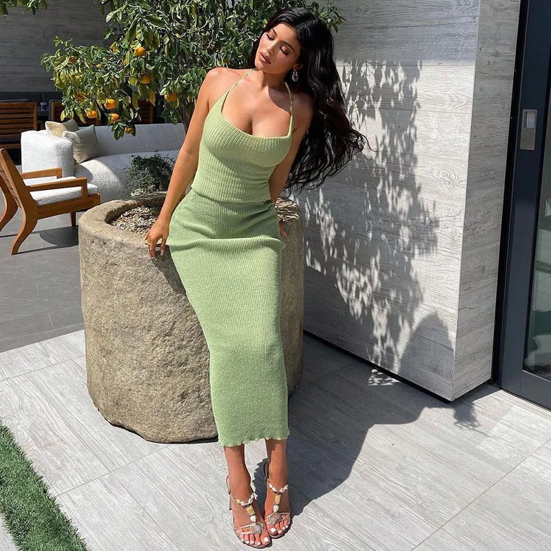 Wholesale 2021 fall casual halter backless top high waist two piece knitted long skirt dresses set for woman
Wholesale 2021 fall casual halter backless top high waist two piece knitted long skirt dresses set for woman