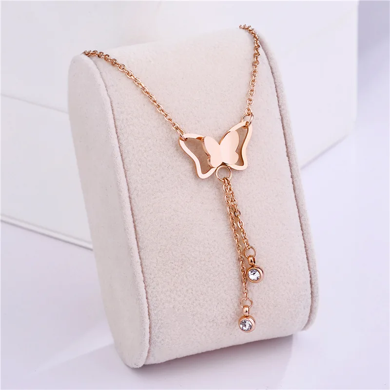 Simple ins style hollow butterfly pendant single diamond tassel stainless steel collarbone necklace for women, Gold
Simple ins style hollow butterfly pendant single diamond tassel stainless steel collarbone necklace for women, Gold